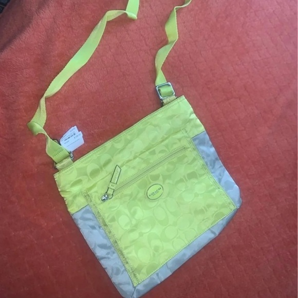 Coach lime cross body zip up neon yellow BRAND NEW - Picture 1 of 4